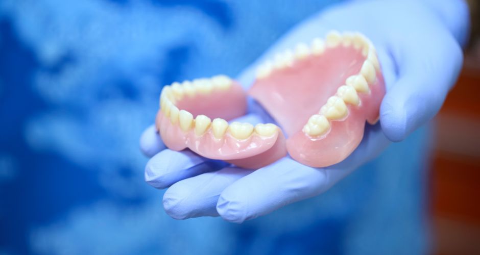 What are Dentures & Its Type