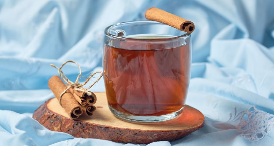 Top 13 Health Benefits of Cinnamon Tea 