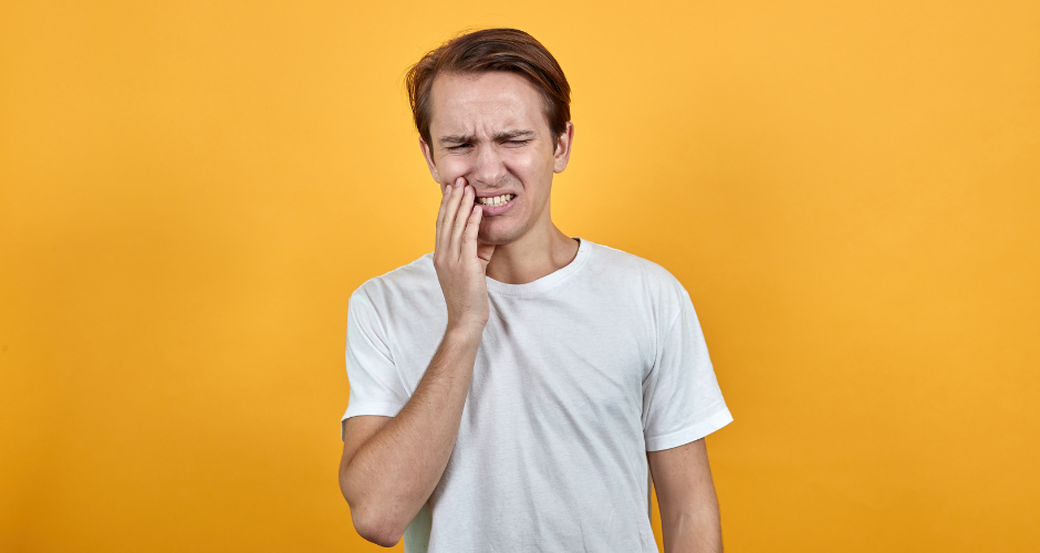 Early Signs of Tooth Decay Most People Ignore