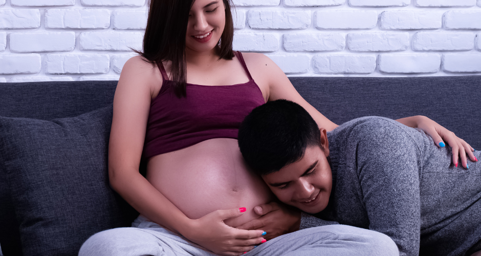 How to Bond With Your Baby in the Womb (1)